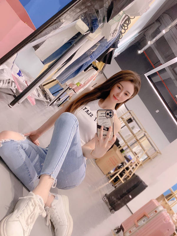 新加坡模特微信